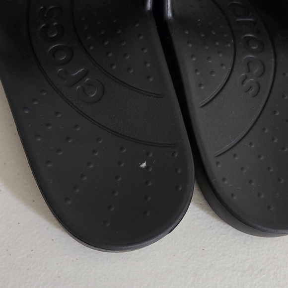 Crocs Black Slide Sandals Size Men's 7 /Women's 9 - Picture 5 of 9